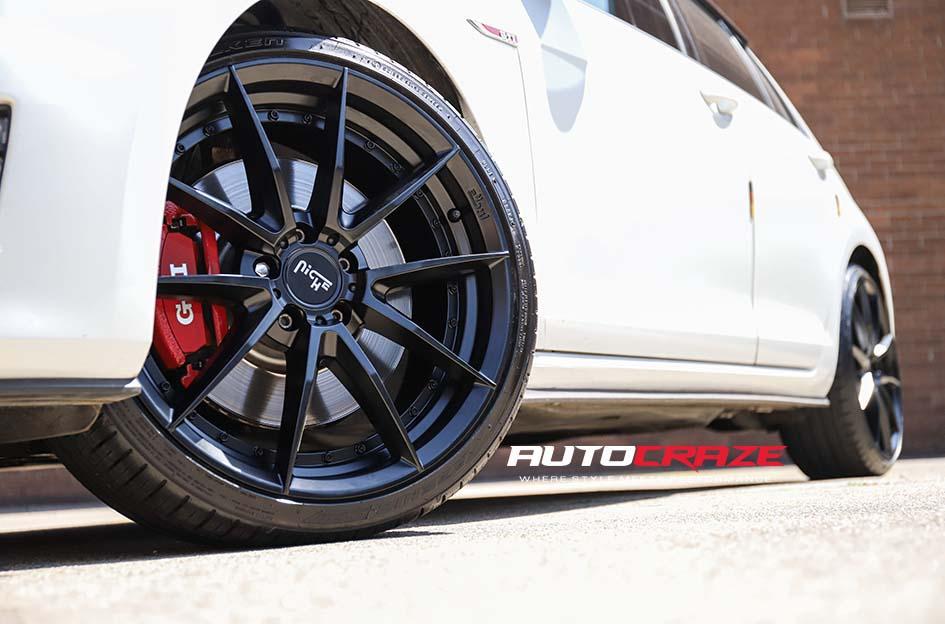 VOLKSWAGEN GOLF SECTOR SATIN BLACK